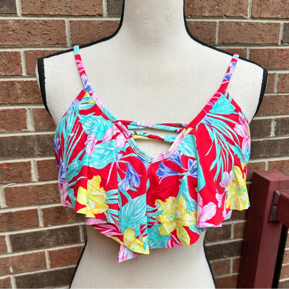 NWT California waves bikini top! Multicolor floral, print size D/DD